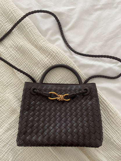 Woven Handbag Small – Compact and Stylish Braided Bag