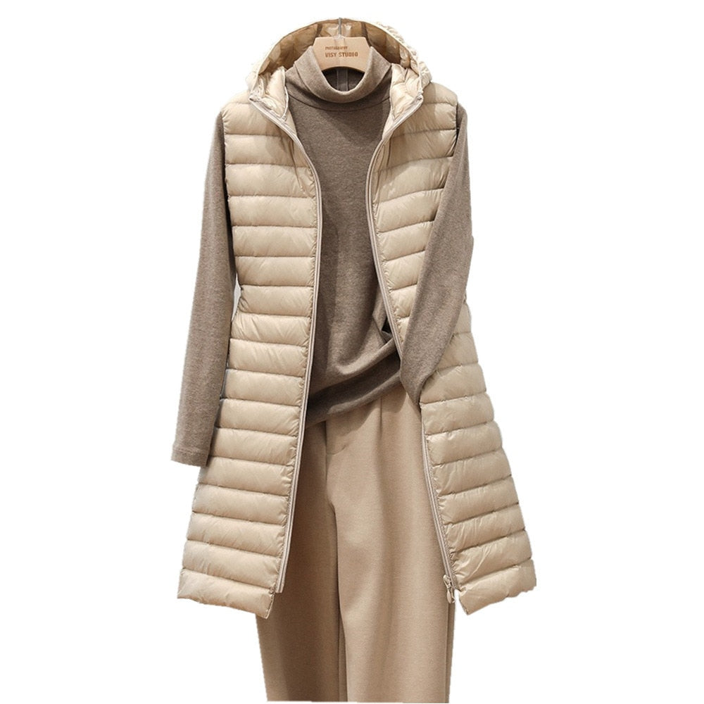 Aveline - Lightweight women's vest with hood