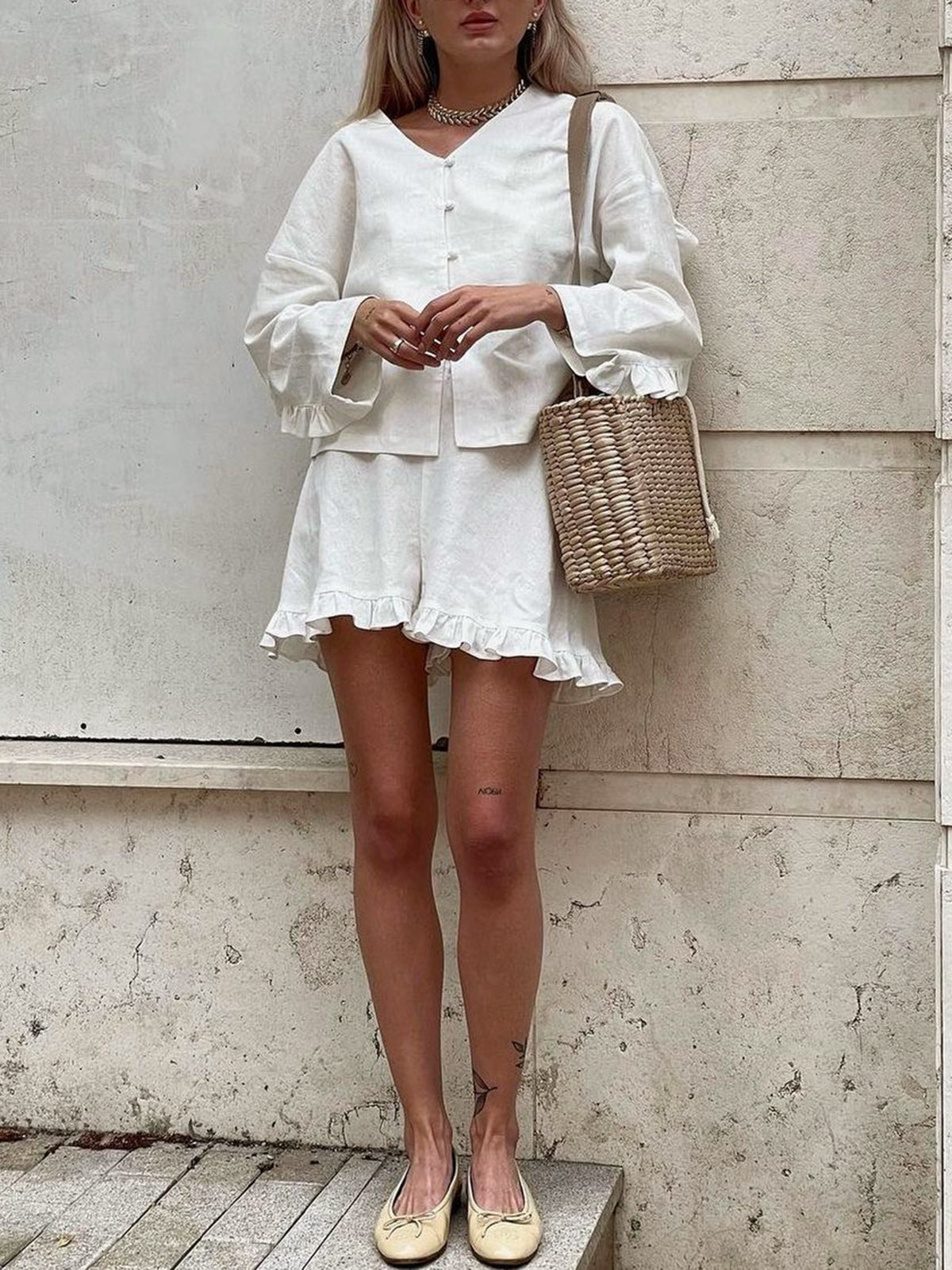 Pantaloni corti e camicetta da donna - Agnes