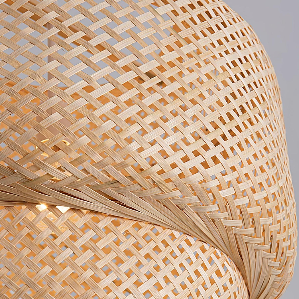 Lampada a sospensione in bambù – Fatto a mano e dal design moderno