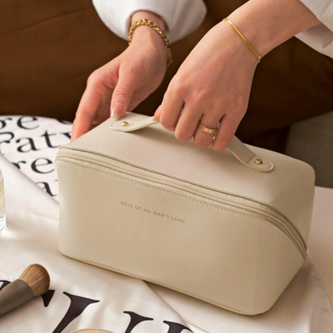 Beauty case for every trip - spacious and stylish