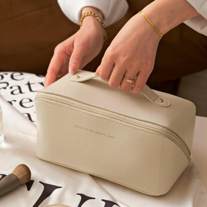 Beauty case for every trip - spacious and stylish