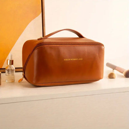 Beauty case for every trip - spacious and stylish