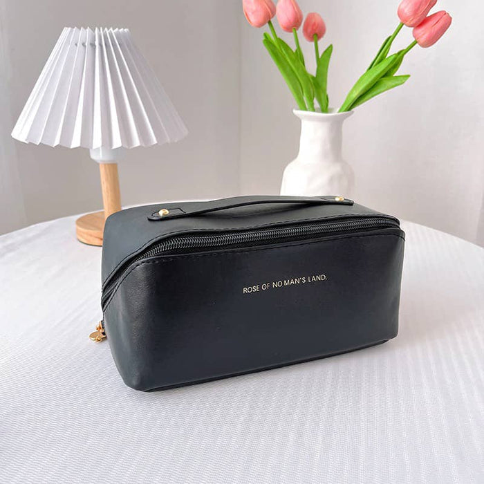 Beauty case for every trip - spacious and stylish