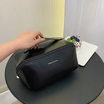 Beauty case for every trip - spacious and stylish