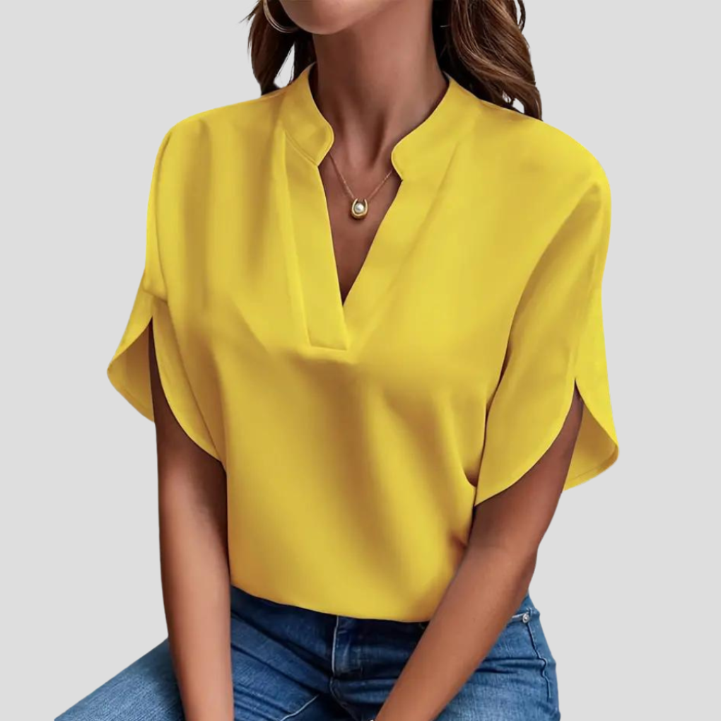Blouse with short sleeves made of lightweight, breathable material