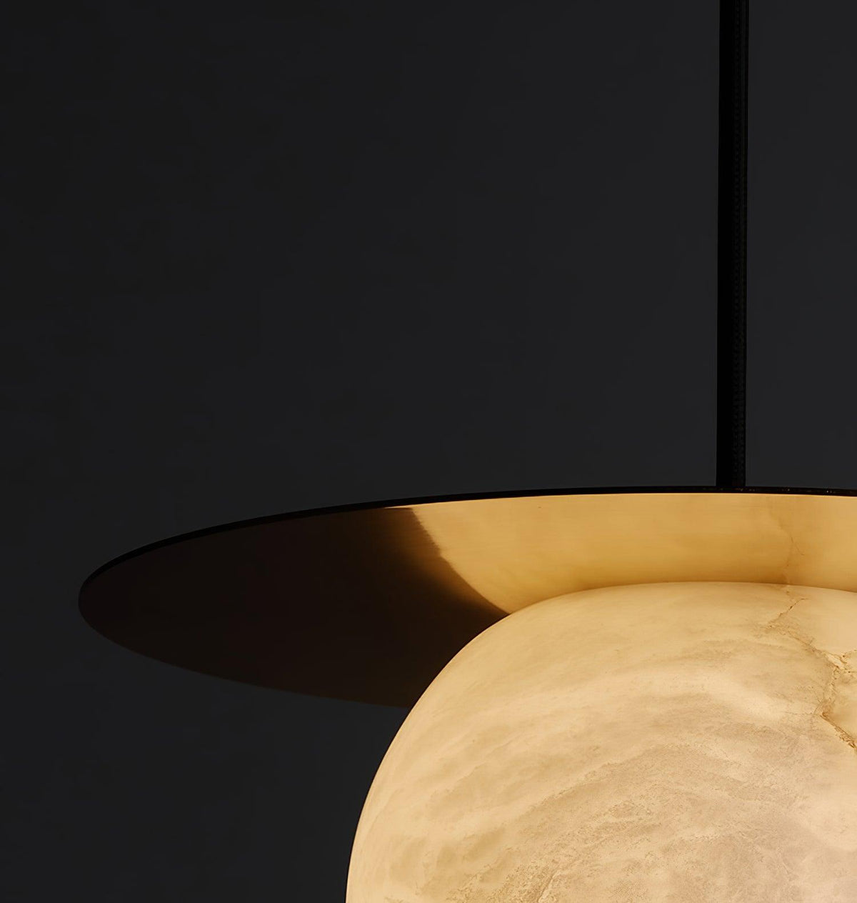 Lampă de masă sferică de lux din alamă și alabastru