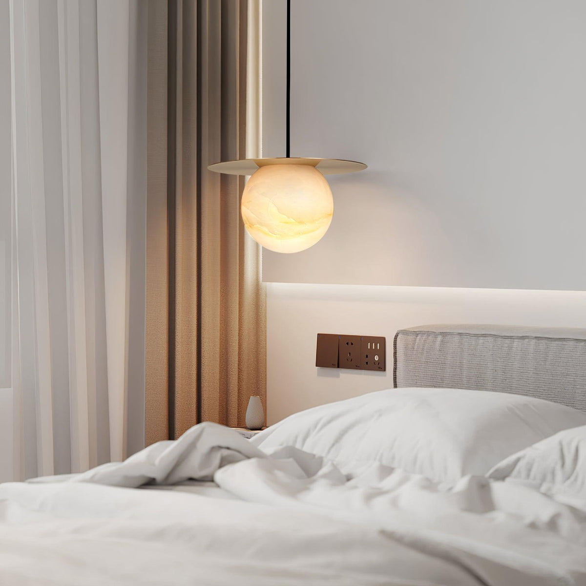 Lampă de masă sferică de lux din alamă și alabastru