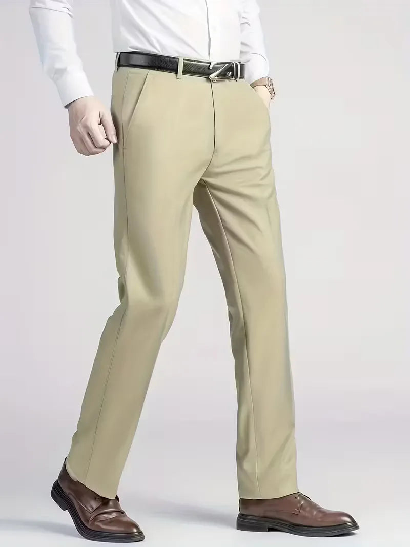 Pantalon avec taille élastique et coupe régulière