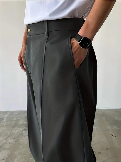 Pantalon plissé avec jambe droite ample