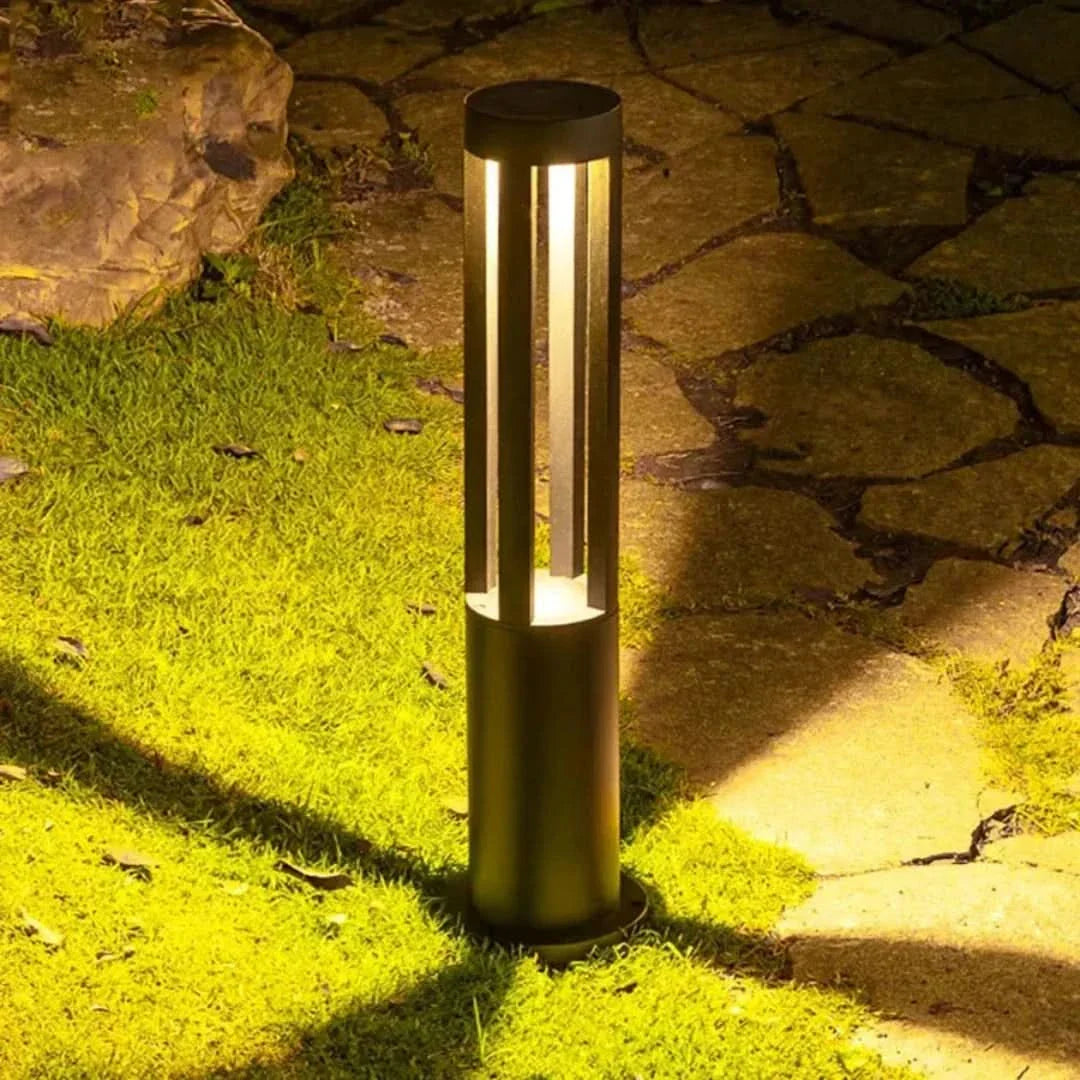 BoulderBlaze - LED Bollard Light