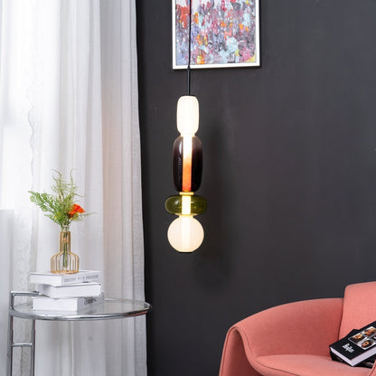 Závesná lampa s tienidlom z farebného skla – farebné LED osvetlenie