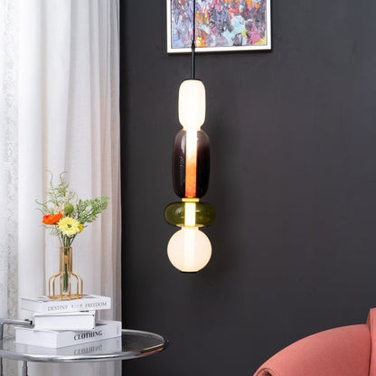 Závesná lampa s tienidlom z farebného skla – farebné LED osvetlenie