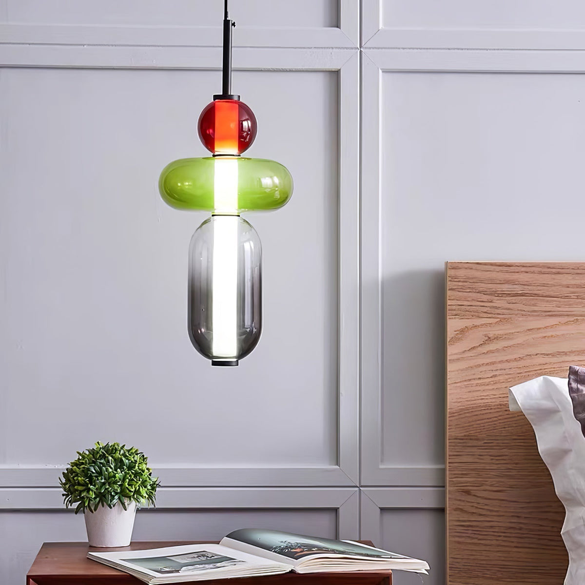 Závesná lampa s tienidlom z farebného skla – farebné LED osvetlenie