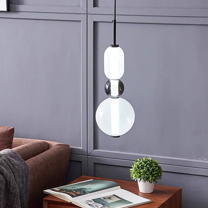 Závesná lampa s tienidlom z farebného skla – farebné LED osvetlenie