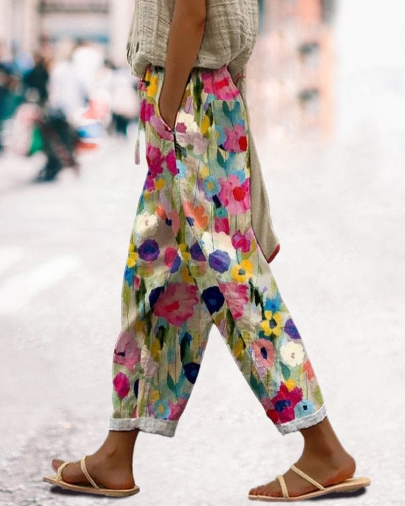 Carlijn | Colourful floral print trousers with pockets