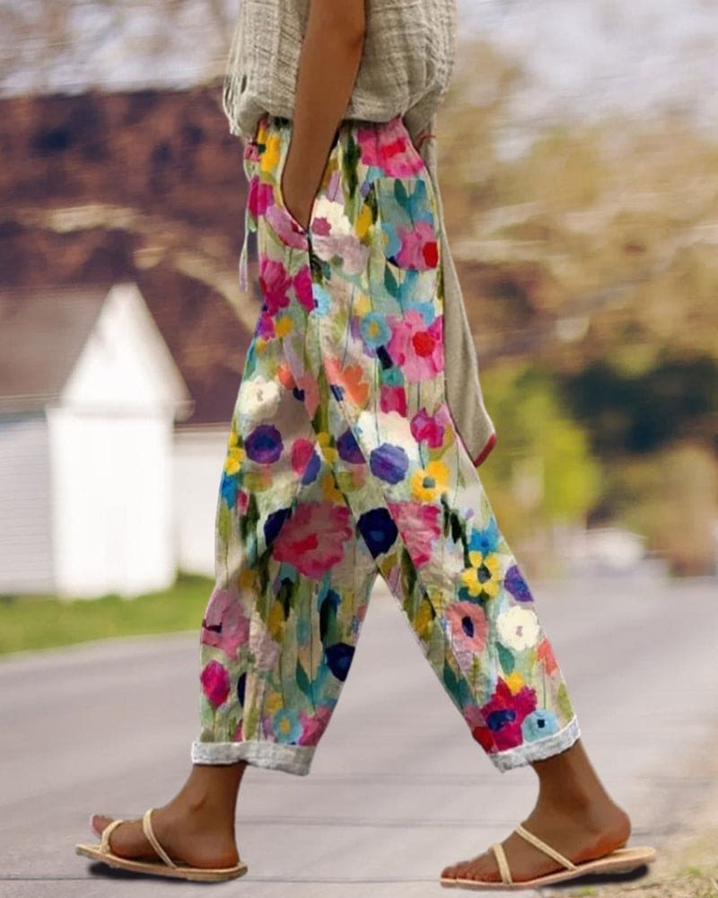 Carlijn | Colourful floral print trousers with pockets