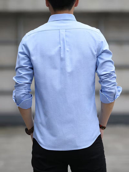Casual shirt with long sleeves and chest pocket