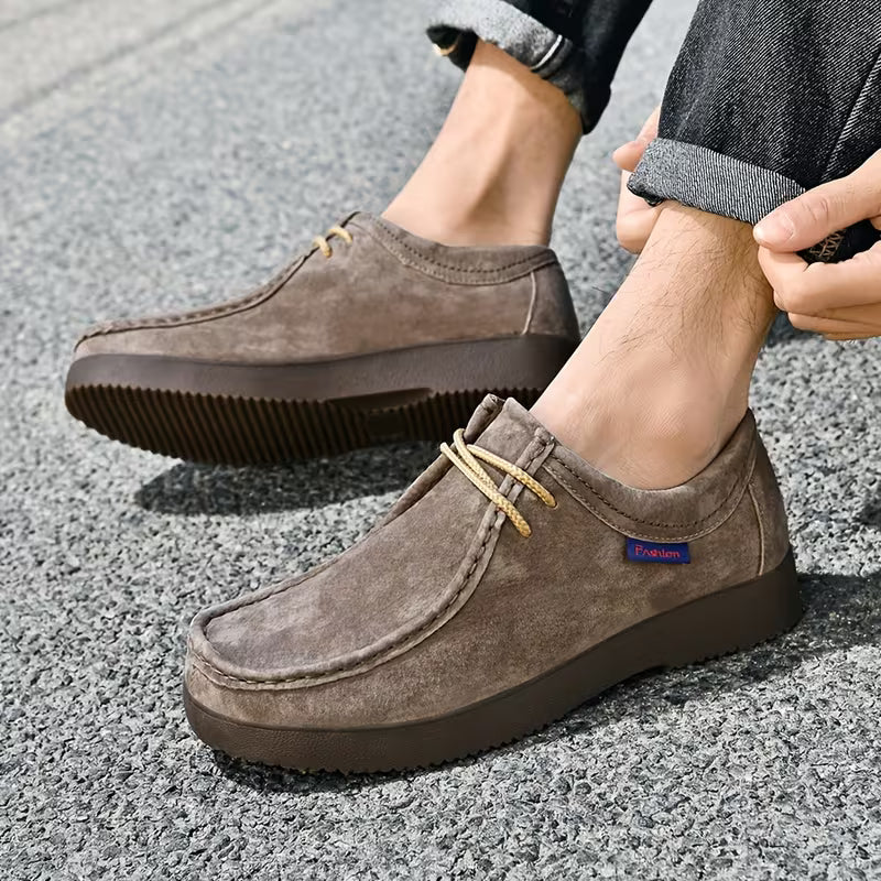 Casual shoes made of pigskin leather with non-slip rubber sole