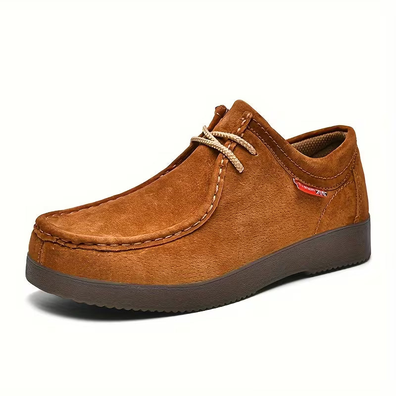 Casual shoes made of pigskin leather with non-slip rubber sole