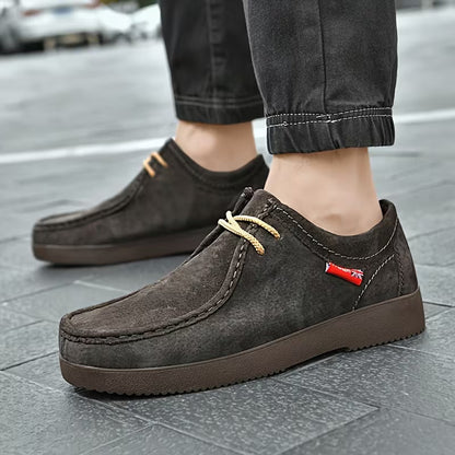 Casual shoes made of pigskin leather with non-slip rubber sole