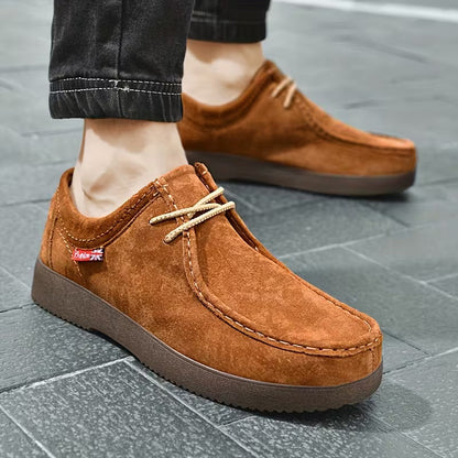 Casual shoes made of pigskin leather with non-slip rubber sole