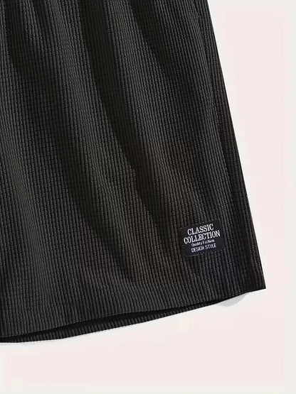 Casual shorts with drawstring waist and side pockets
