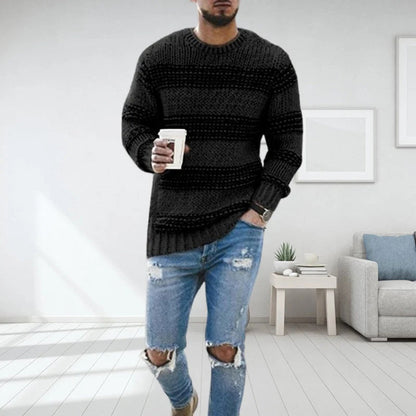 Casual sweater with round neck for men - ideal for spring