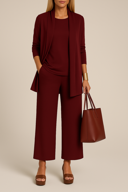 Stilvoller, eleganter Dreiteiler für Damen mit Blazer, Oberteil und Hose