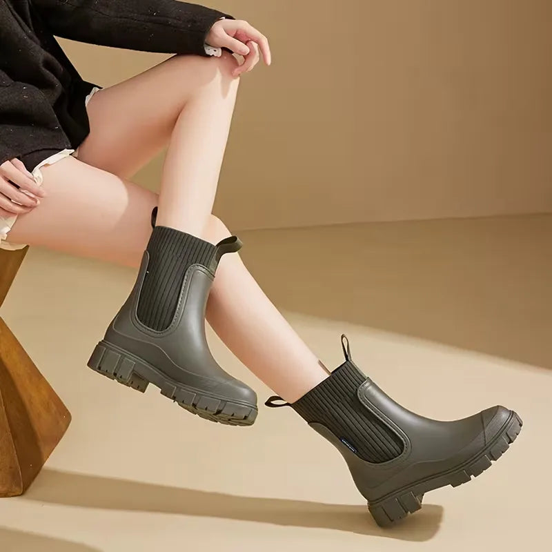 Chelsea boots with ribbed elastic panels