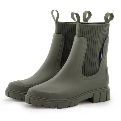 Chelsea boots with ribbed elastic panels