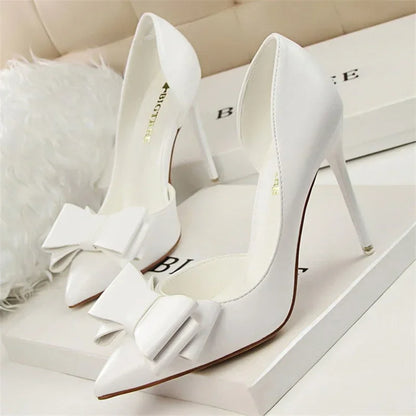 Chic Pumps with Bow Detail and Pointed Toe