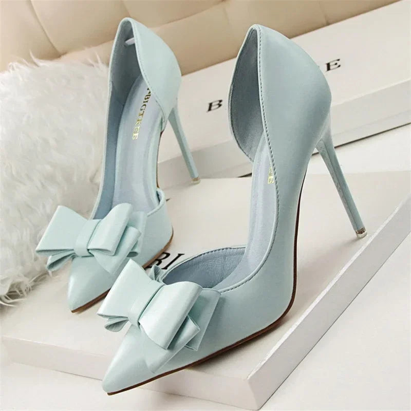 Chic Pumps with Bow Detail and Pointed Toe