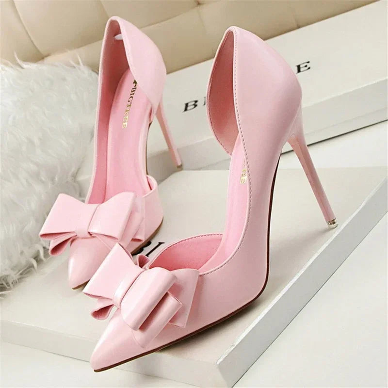 Chic Pumps with Bow Detail and Pointed Toe
