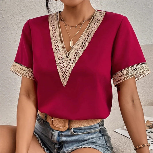 Blusa de mujer con encaje partido y escote en V - Nina