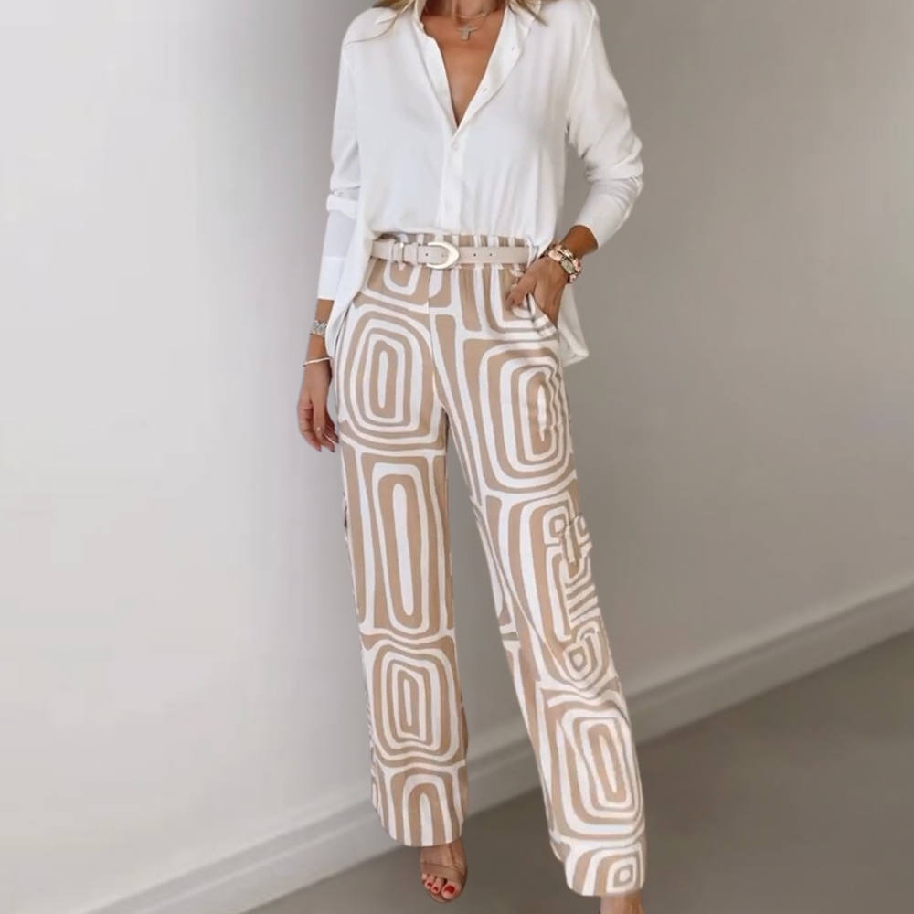 Clio – Stylish 2-Piece Women's Outfit with White Blouse and Geometric Pants