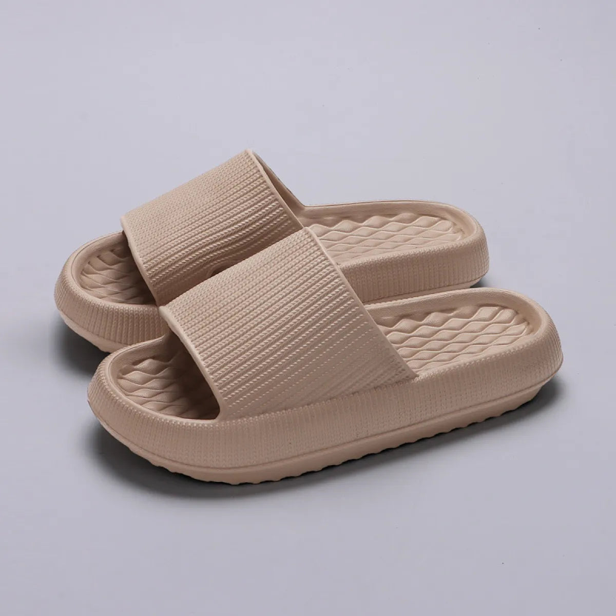 Comfortable Non-Slip Slippers with Checkered Pattern