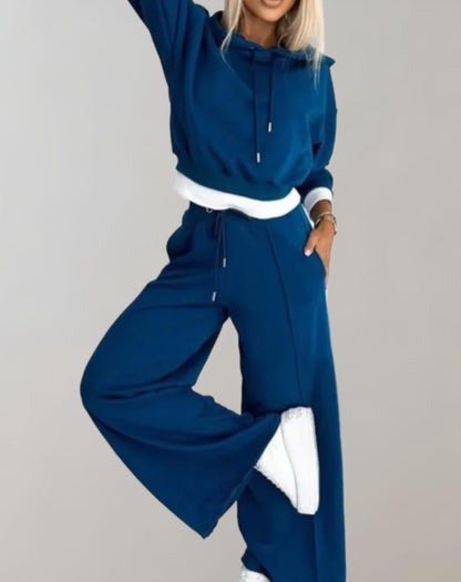 Completo casual da donna con felpa con cappuccio – Comodo e moderno