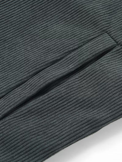 Corduroy jacket with two chest pockets and classic collar