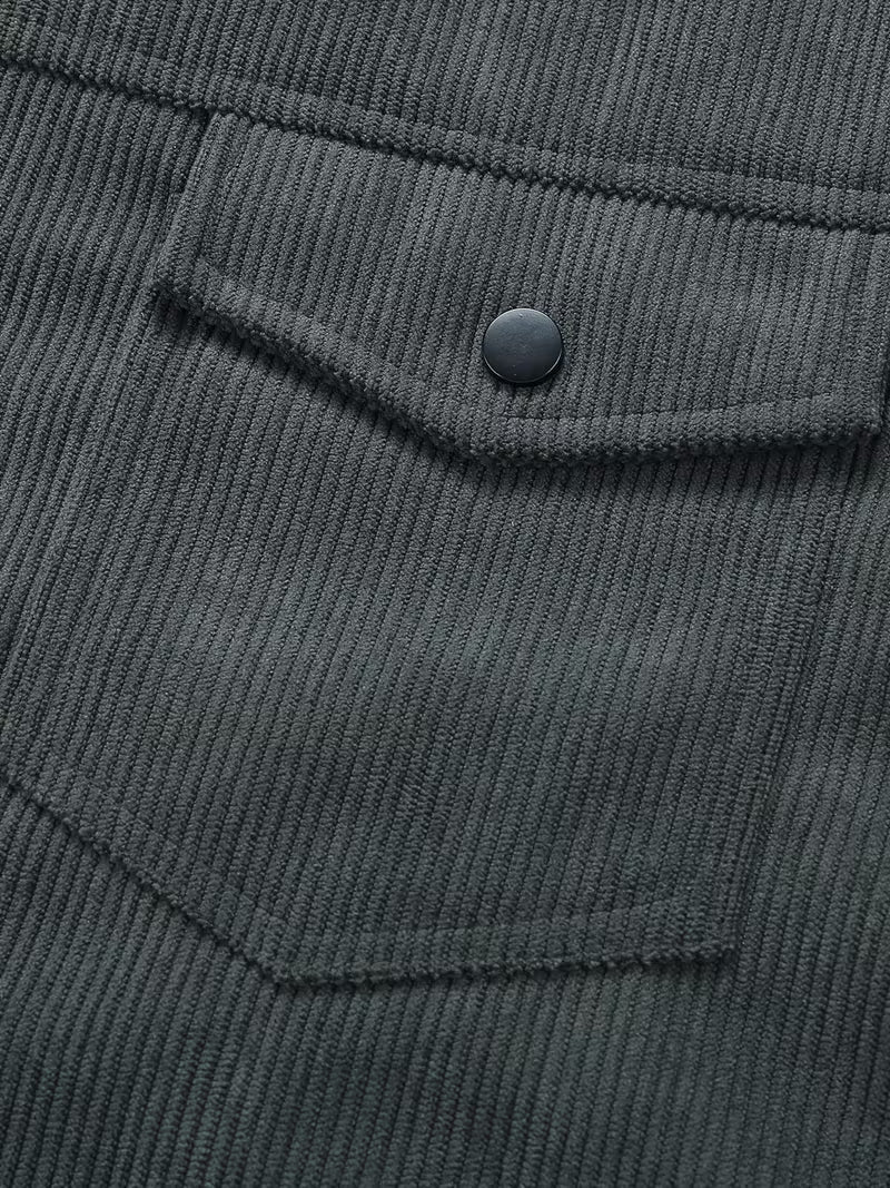 Corduroy jacket with two chest pockets and classic collar
