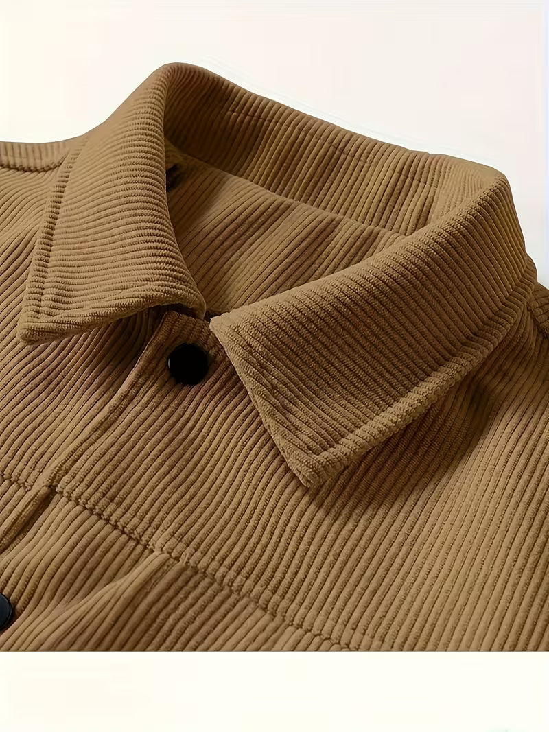 Corduroy jacket with two chest pockets and classic collar