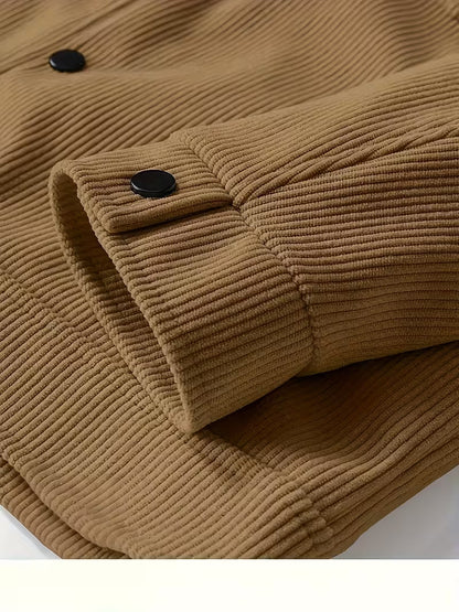 Corduroy jacket with two chest pockets and classic collar