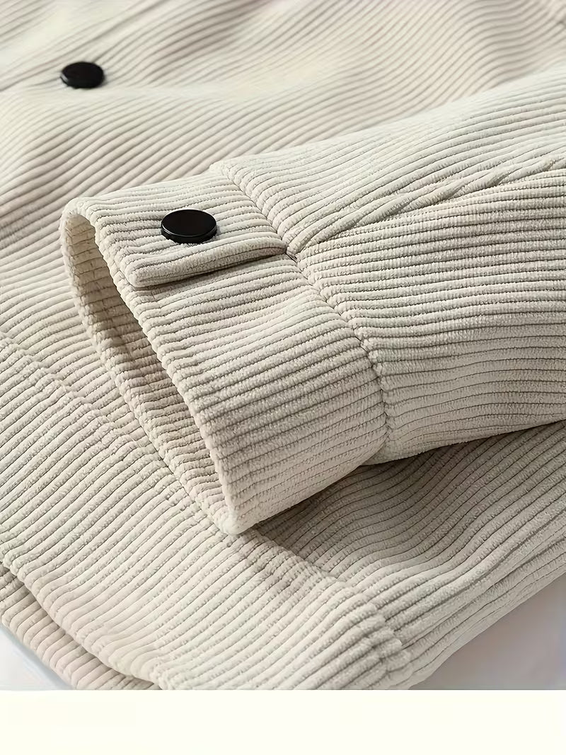 Corduroy jacket with two chest pockets and classic collar