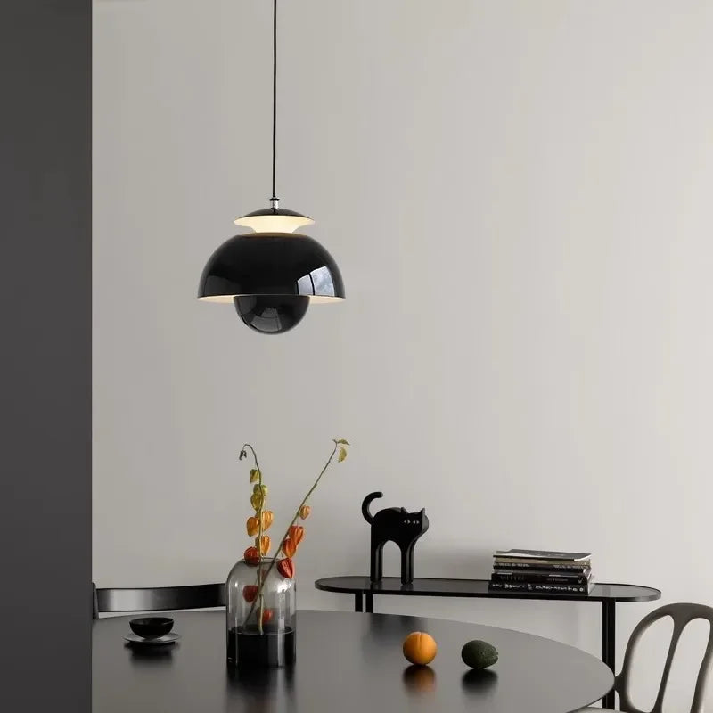 Moderná závesná LED lampa LunaSphere
