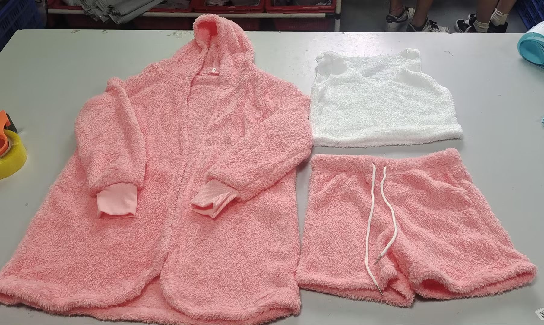 Crop Top, Long Sleeves and Shorts with Drawstring