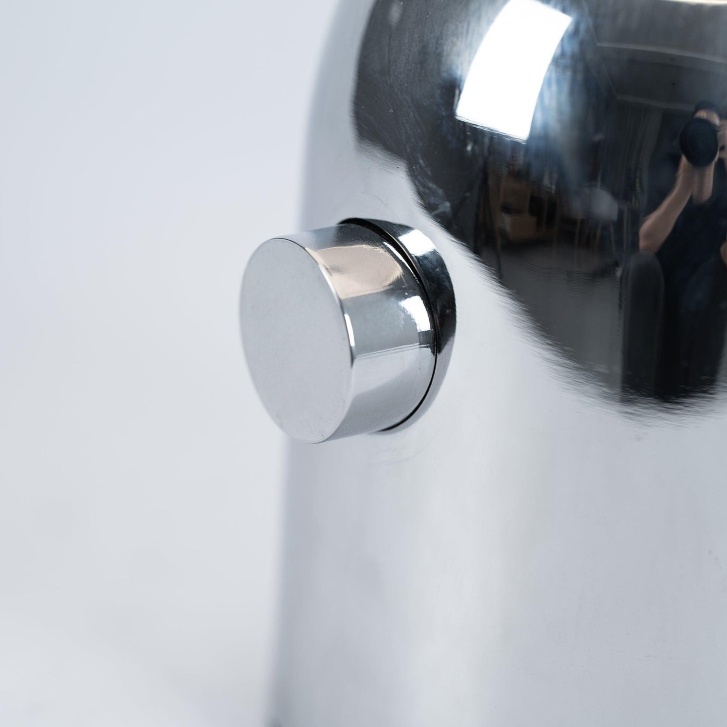 Bell-Inspired Table Lamp