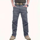 Pantalones cargo de hombre con múltiples bolsillos