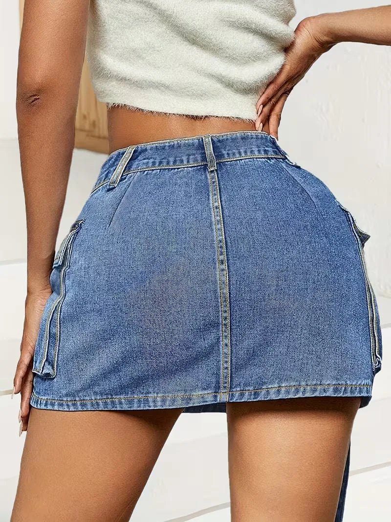 Denim skirt with flap pockets
