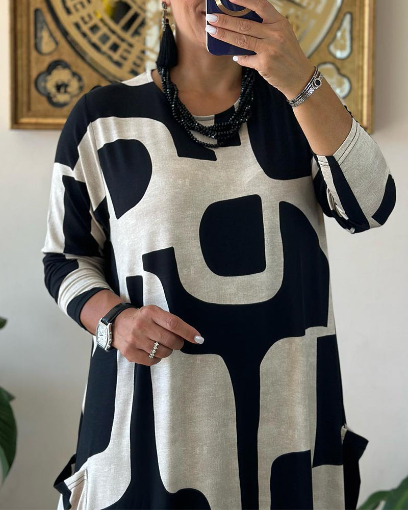 Dress with Long Sleeves and Black and White Print