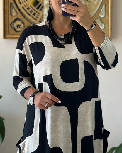Dress with Long Sleeves and Black and White Print